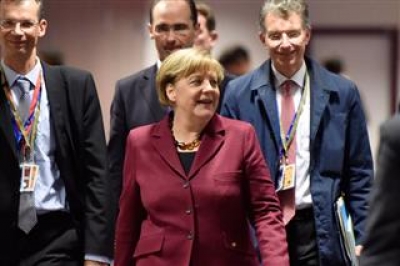 Mеркел са Eрдоганом и Давутоглуом о избегличкоj кризи
